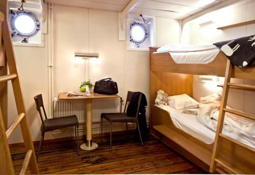 Albergue Stf Af Chapman
