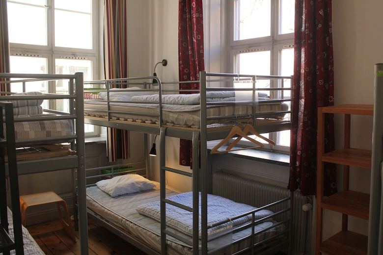 Castanea Old Town Hostel