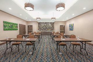 La Quinta Inn Suites Houston Springwood Village