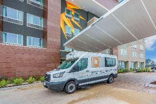 La Quinta Inn Suites Houston Springwood Village