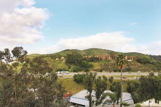 La Quinta Inn Suites By Wyndham Pomona
