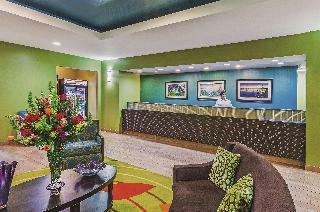 Hotel La Quinta Inn Suites By Wyndham Paris