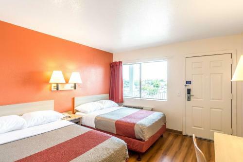 Hotel Motel 6 Redding Central