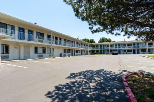 Hotel Motel 6 Redding Central