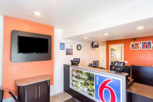 Hotel Motel 6 Redding Central