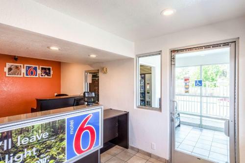 Hotel Motel 6 Redding Central