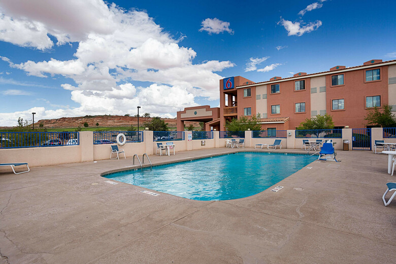 Hotel Motel 6 Page