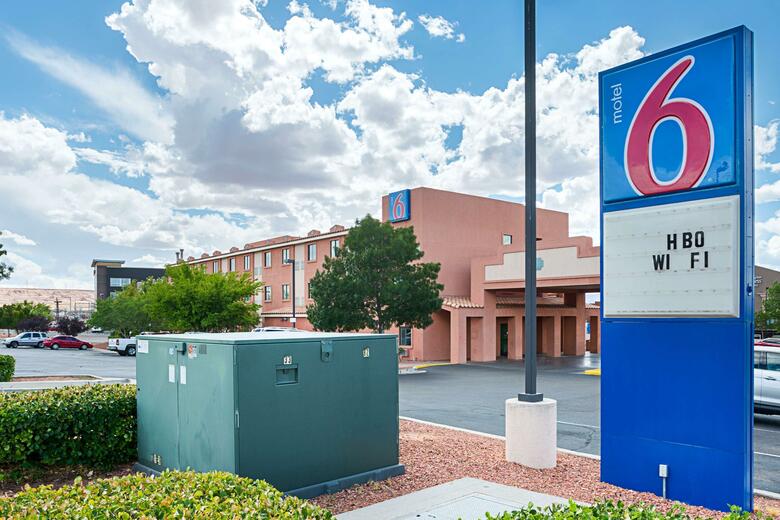 Hotel Motel 6 Page