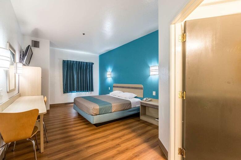 Hotel Motel 6 Pharr