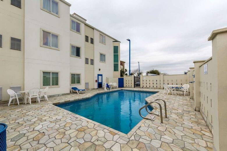 Hotel Motel 6 Pharr