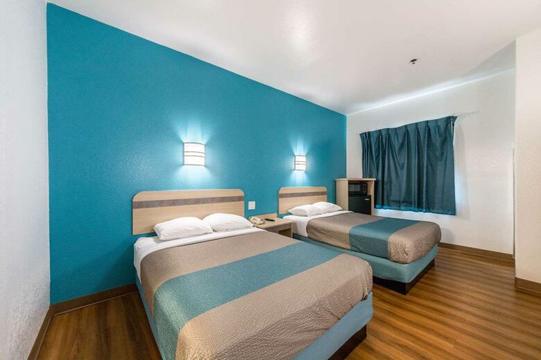 Hotel Motel 6 Pharr