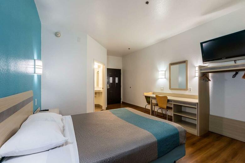 Hotel Motel 6 Pharr