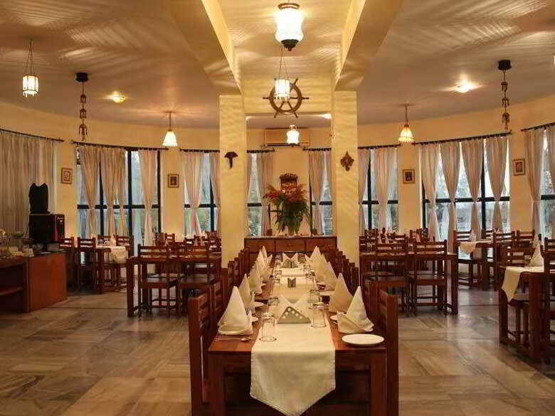 Hotel Kadamb Kunj