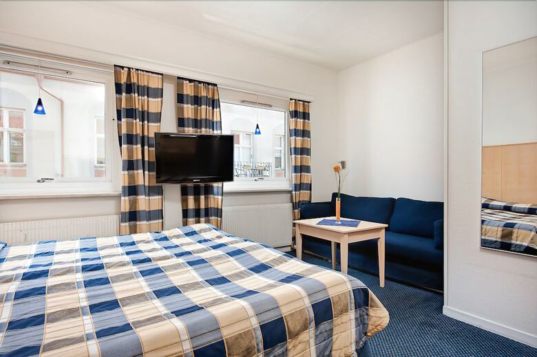 Hotel J�mteborg