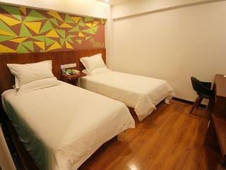Hotel Greentree Inn Express Shanghai Disneyland Metro