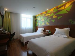 Hotel Greentree Inn Express Shanghai Disneyland Metro