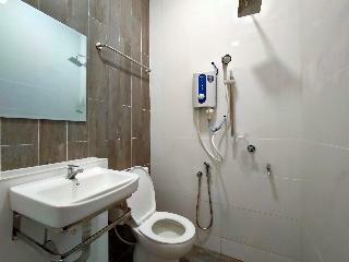 Oyo 89859 Pp Traveller's Hotel
