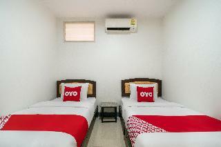 Hotel Oyo 678 9's Born