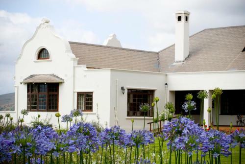 Hostal Excelsior Manor Guesthouse