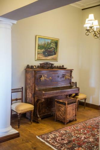 Hostal Excelsior Manor Guesthouse