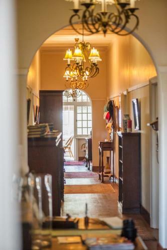 Hostal Excelsior Manor Guesthouse