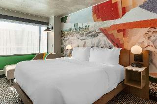 Cambria Hotel Downtown Phoenix Convention Center