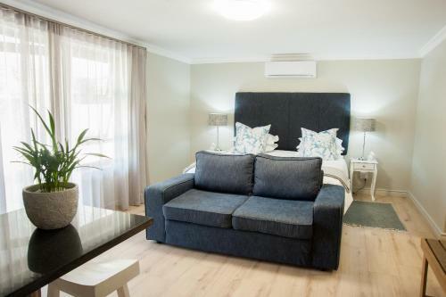 Hostal Four Palms Accommodation & Conferencing