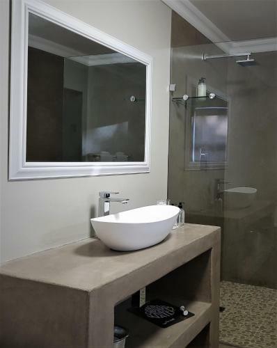 Hostal Four Palms Accommodation & Conferencing