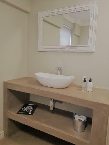 Hostal Four Palms Accommodation & Conferencing