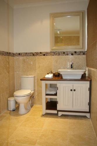 Hostal Four Palms Accommodation & Conferencing