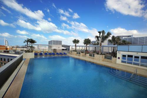 Grand Cosmopolitan Hotel
