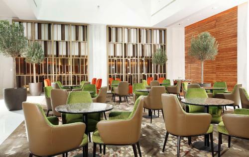 Grand Cosmopolitan Hotel