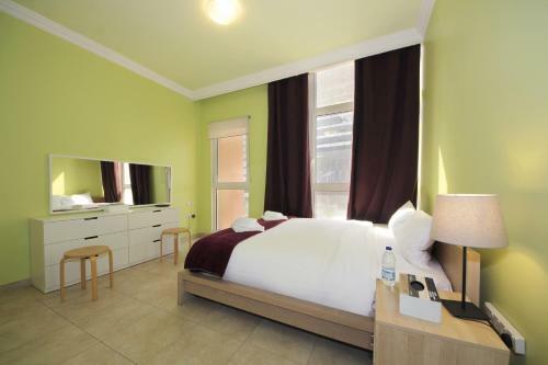 Signature Holiday Homes- Studio Apartment Venetian Tower