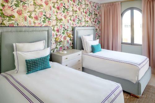 Dream Inn - Los Palma's Beachfront Villa