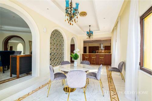 Villa Lux - The Dubai Paradise Palace