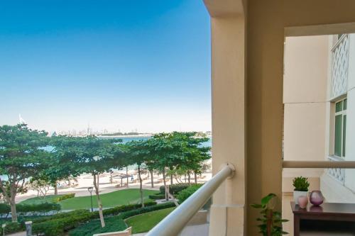 Apartamento Beachfront 1bd Sea View With Riva Beach Access