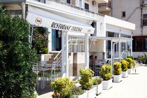 Hotel Tirona