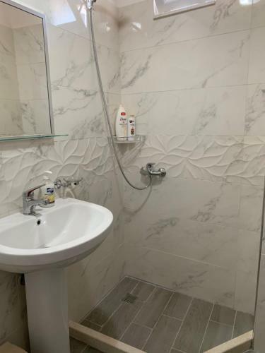 Hostal Guest House Genti