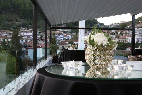 Portik Hotel