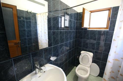 Hostal Room In Bb - Hotel Horizont - Liqeni Studio 05