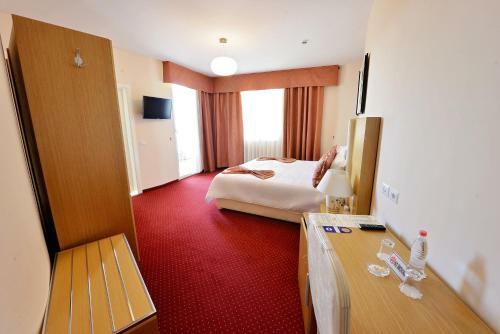 Jolly Hotel