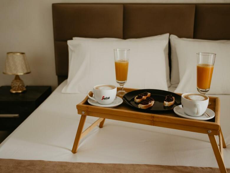 Hotel Miki