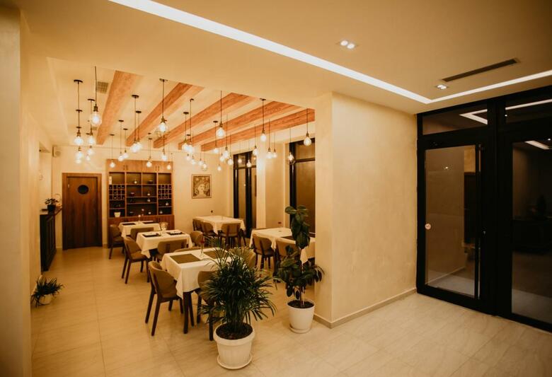 Hotel Miki