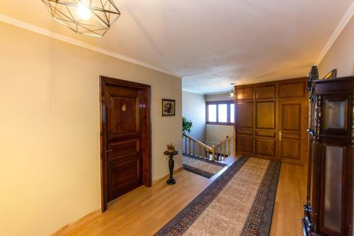 Hostal Bujtina Vila 10
