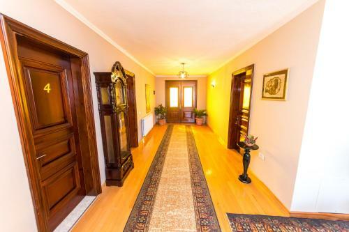 Hostal Bujtina Vila 10