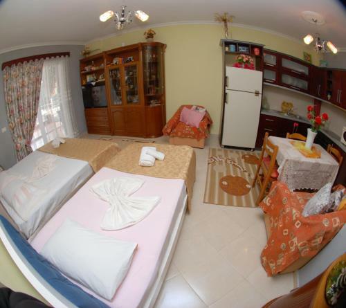 Eduart Apartments
