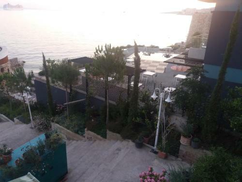 Eduart Apartments