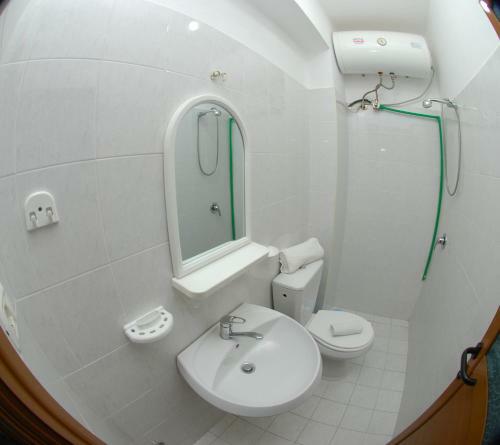 Eduart Apartments