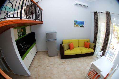 Crown Deluxe Apartments