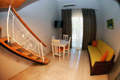 Crown Deluxe Apartments